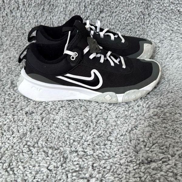Nike Air Dymond Varsity Turf Shoe, Size 6.5