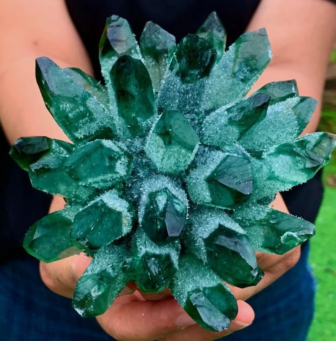 BEAUTIFUL GREEN PHANTOM CRYSTAL CLUSTER