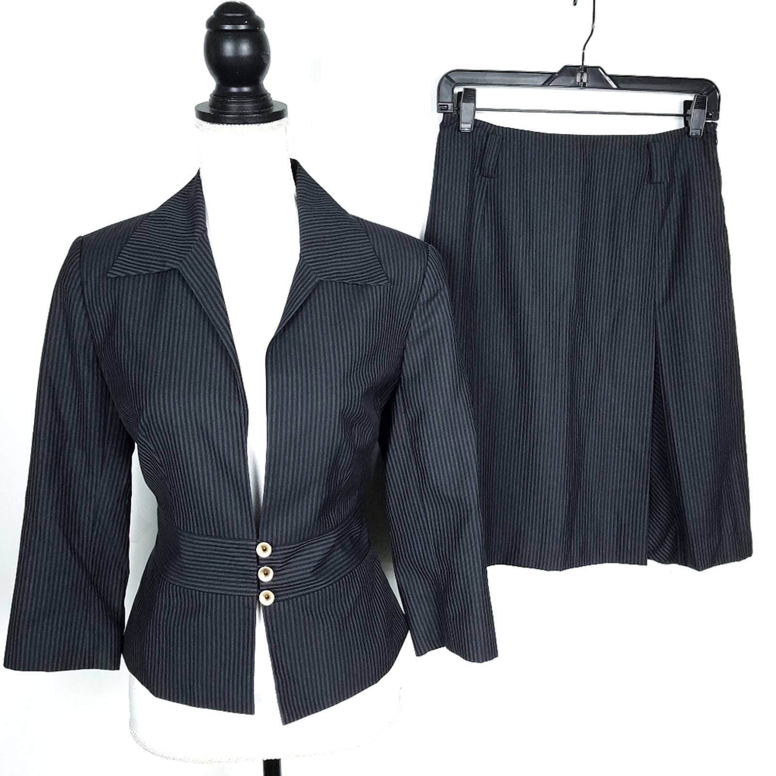 Due Per Due Pinstripe Jacket & Skirt Matching Suit Set 6/8