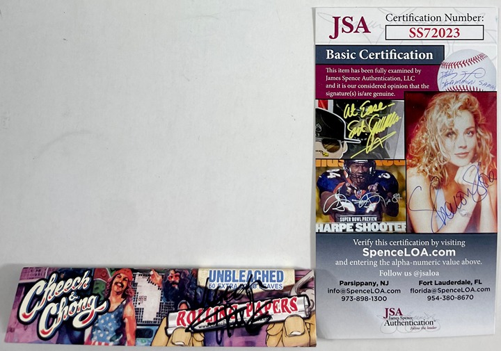 Cheech Marin & Tommy Chong Signed Cheech & Chong Rolling Papers G JSA COA