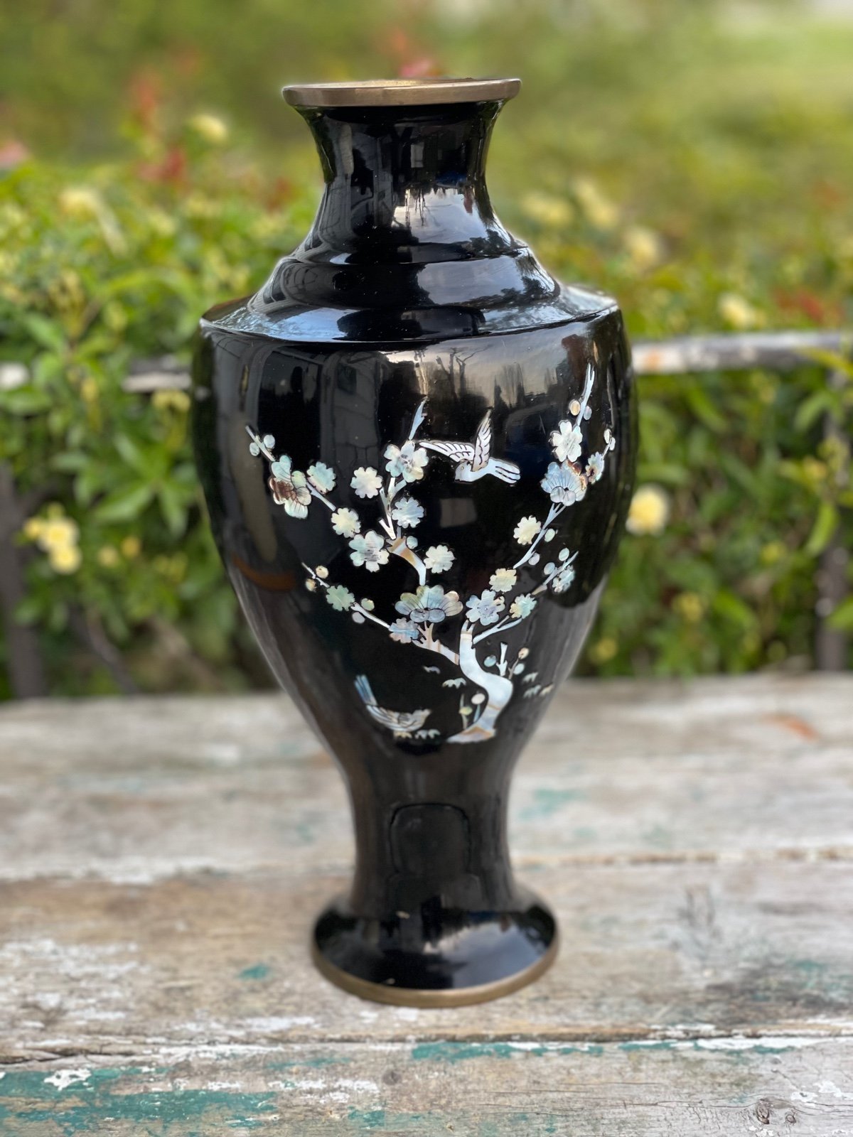 Black lacquer Vase mother of pearl vintage chinoiserie