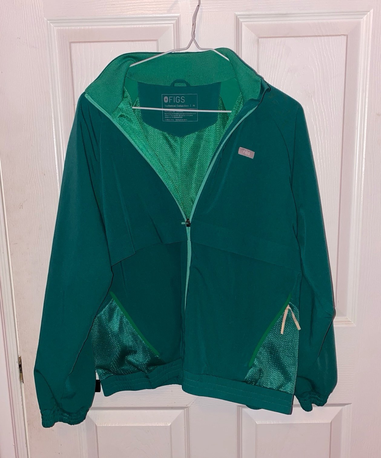 FIGS Limited Edition Hunter Green FIONLITE Sydney Scrub Jacket, Sz: M, MSRP: $98
