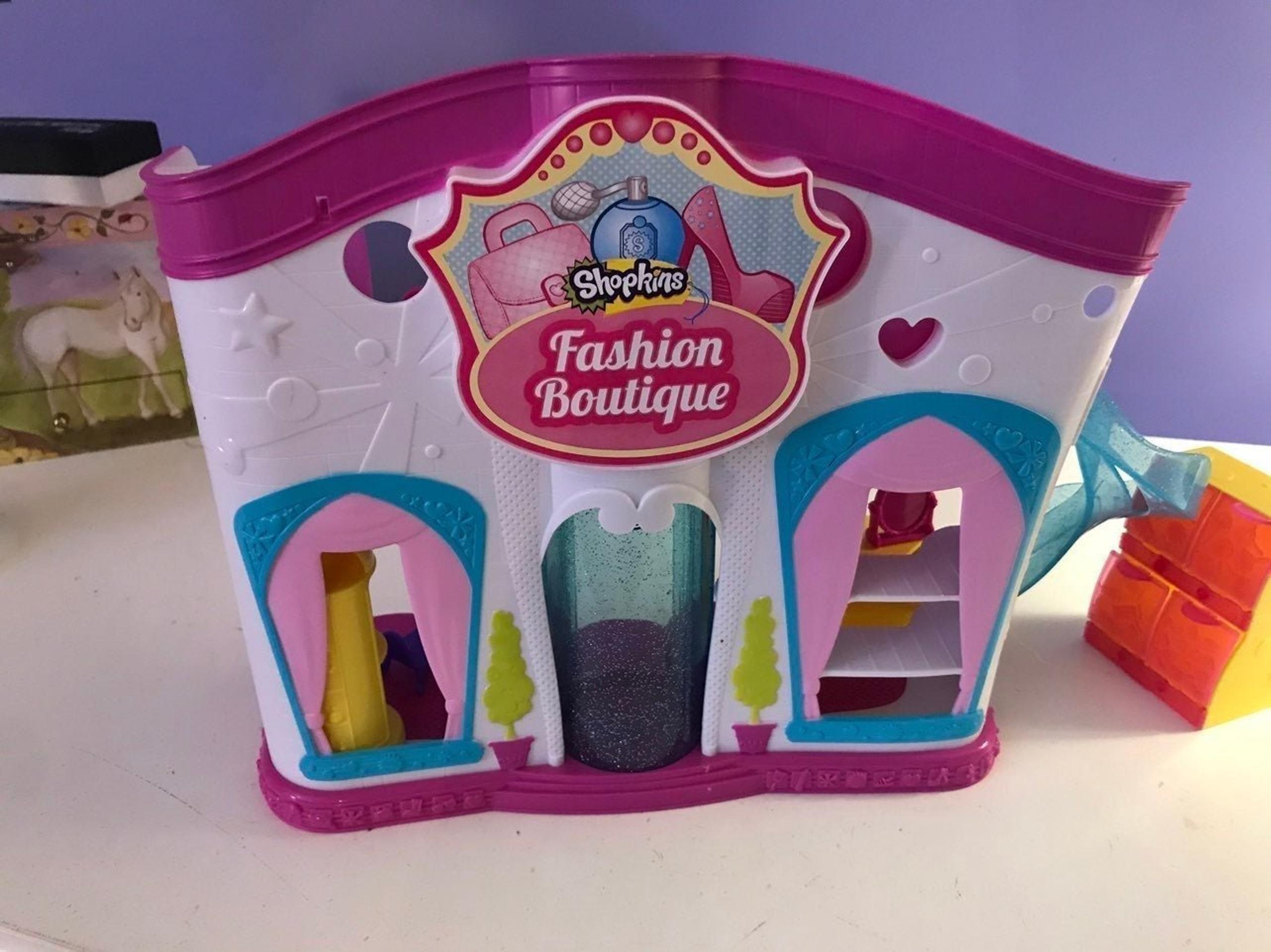 Shopkins fashion boutique w accessories