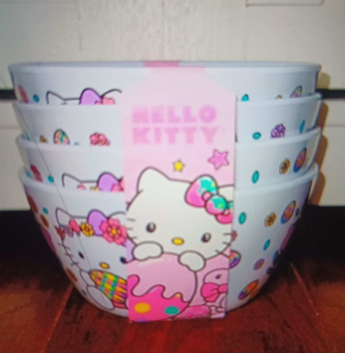 NWT Adorable Easter Hello Kitty Bowls ( 4 pc)