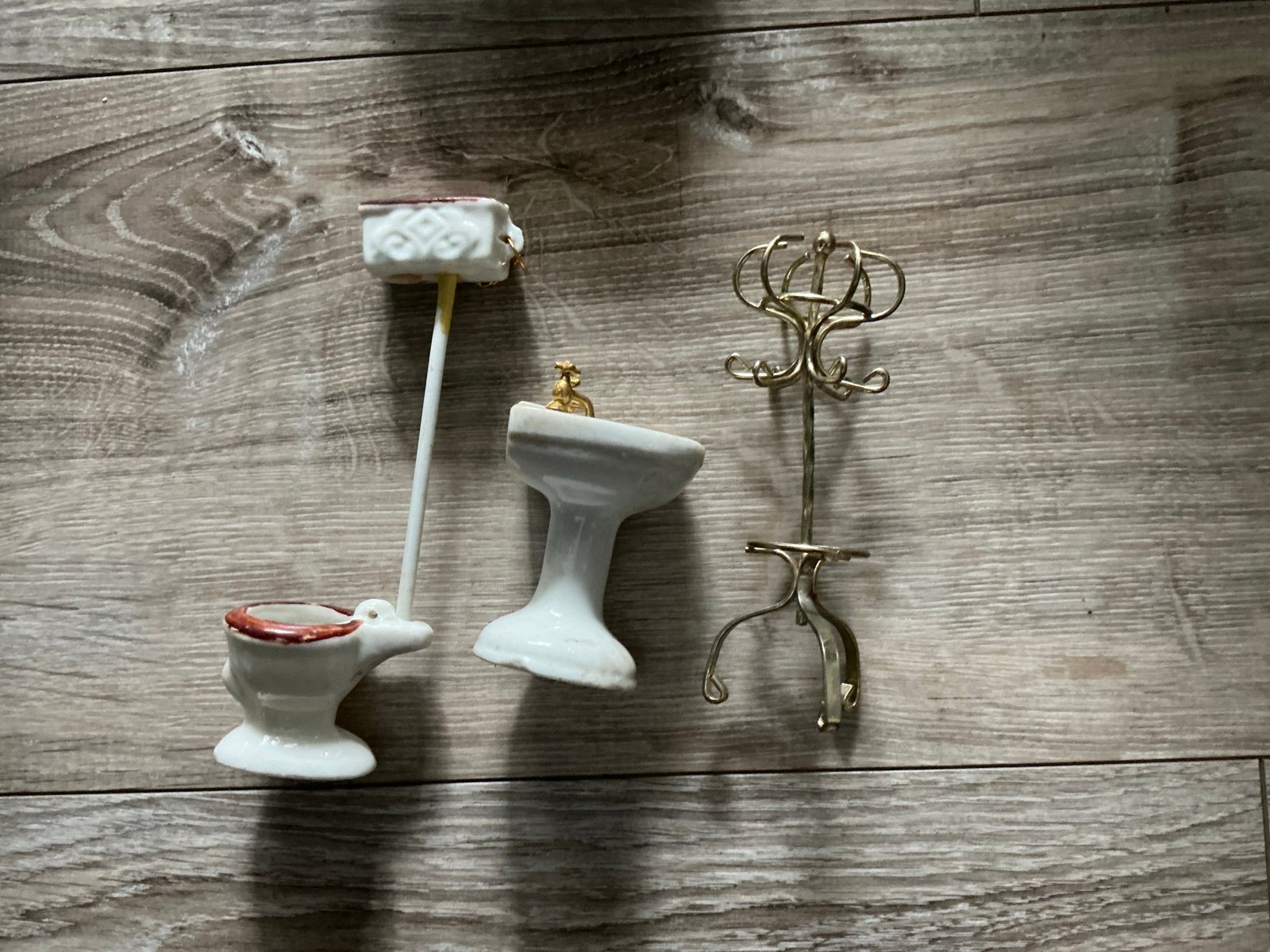Vintage Doll House Furniture Bathroom, Kitchen Stove with Metal Pots