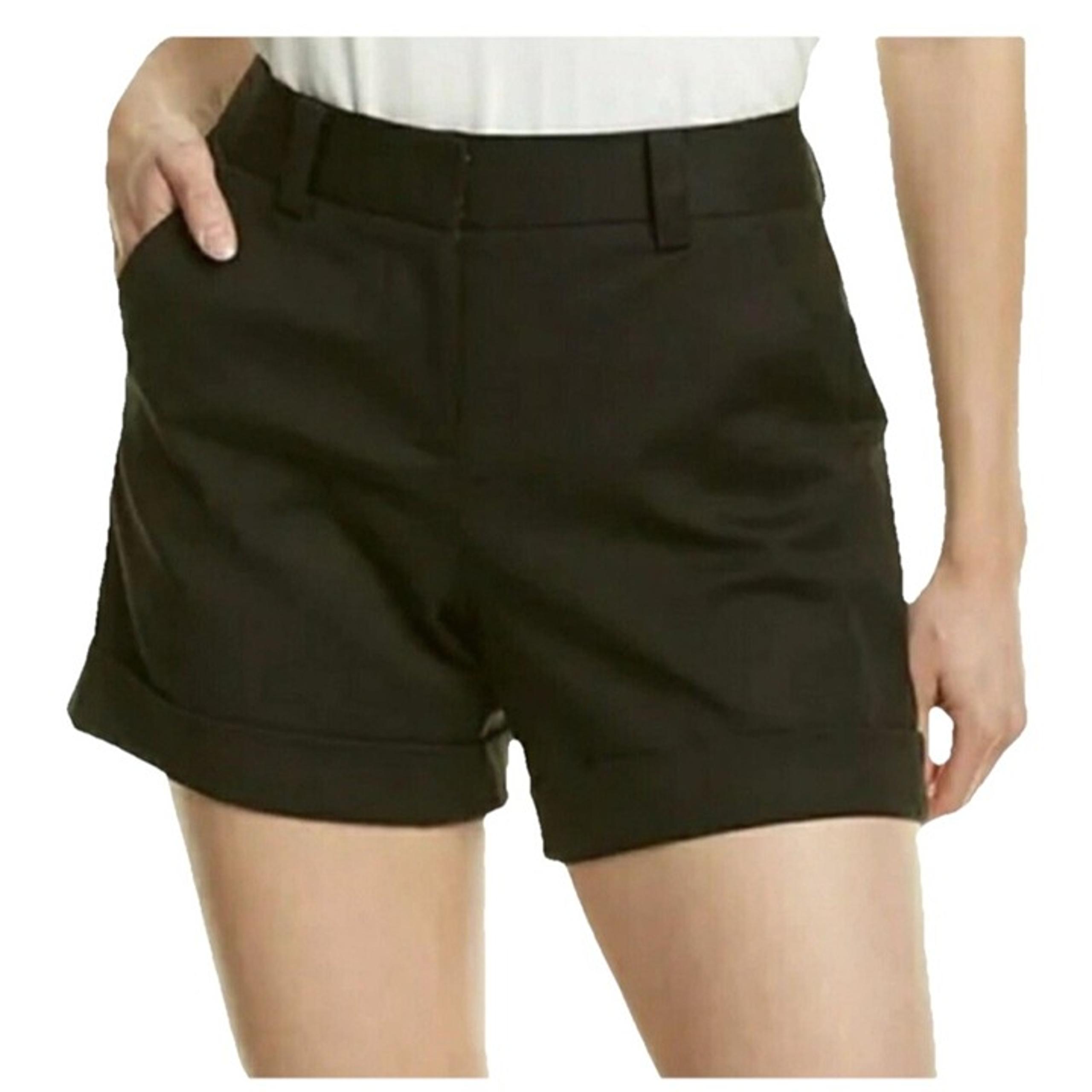 VINCE CAMUTO CUFFED HEM SHORTS Women SIZE 4 Black