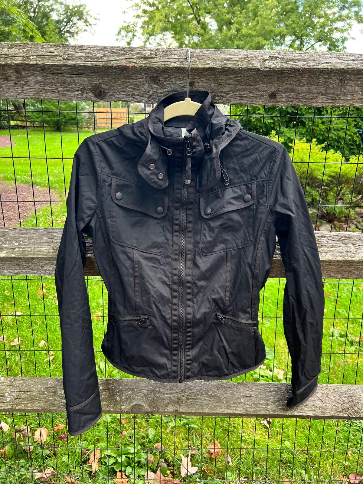 Lulu lemon windbreaker rain jacket with removable hood sz D6