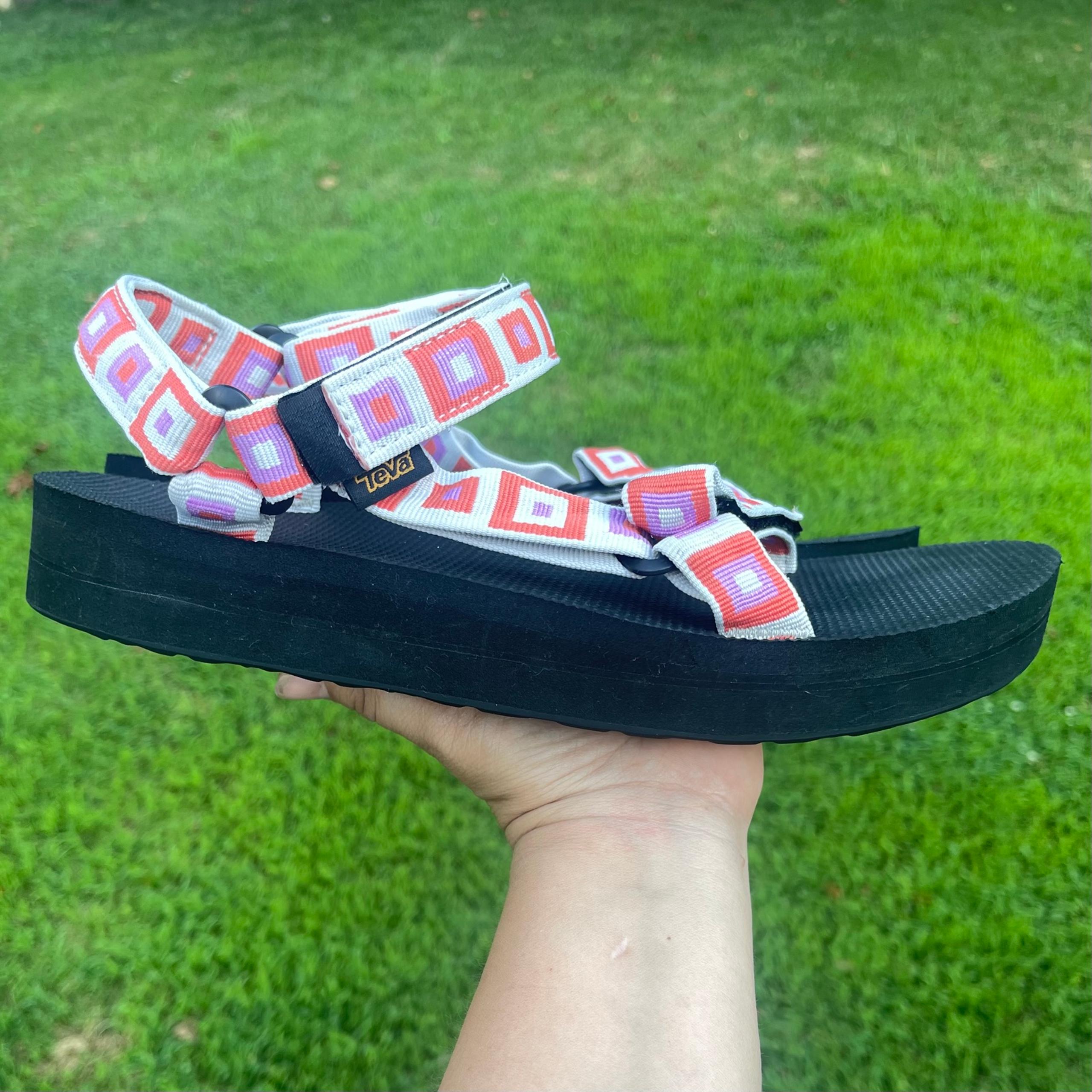 Women's Midform Universal Sandal color pink  size 11 A slight platform