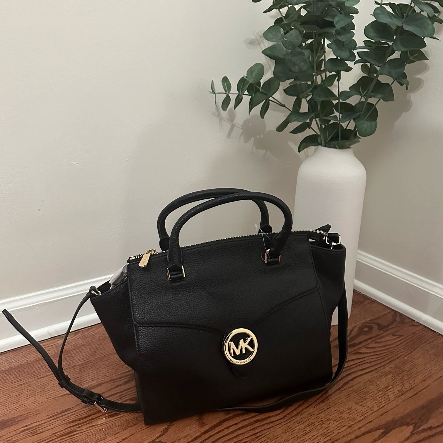 MICHAEL KORS: Logo ‘Vanna’ Satchel!