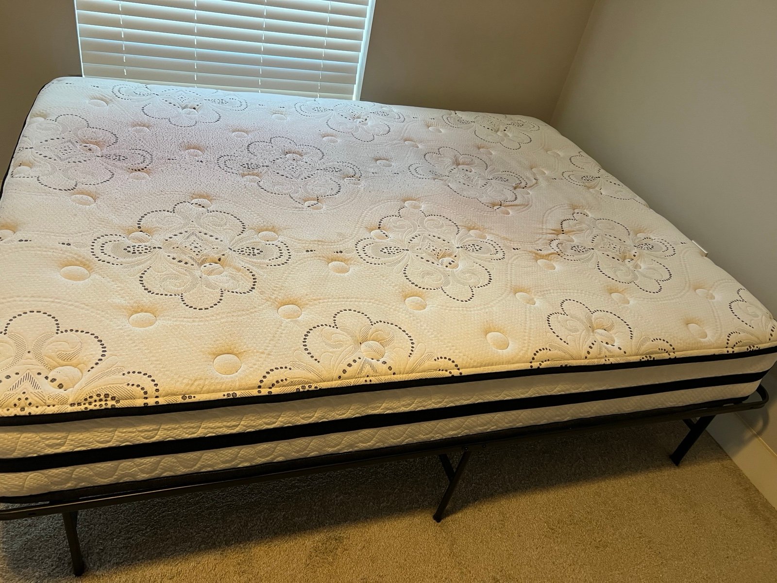 Mattress with frame queen size