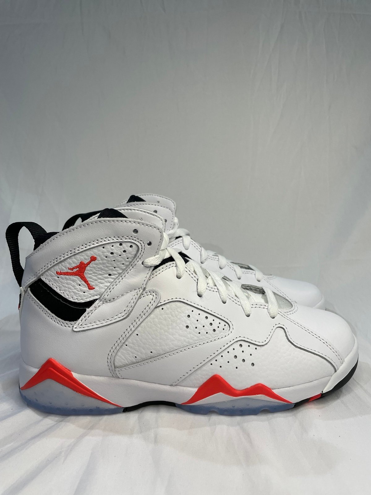 Grade School Air Jordan Retro 7 ''Infrared'' Size 6.5Y (Missing Box Lid)