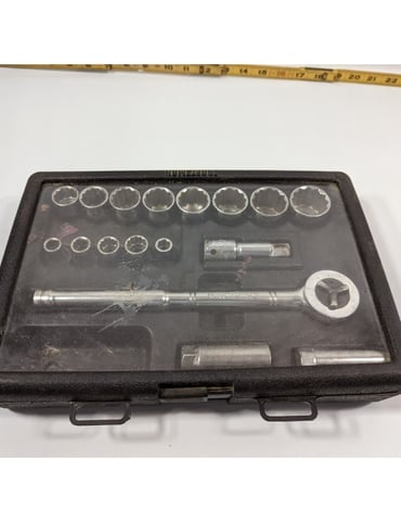 VINTAGE CRAFTSMAN 1/2 INCH DRIVE SAE SOCKET SET IN CASE USA Made Mechanics Tools