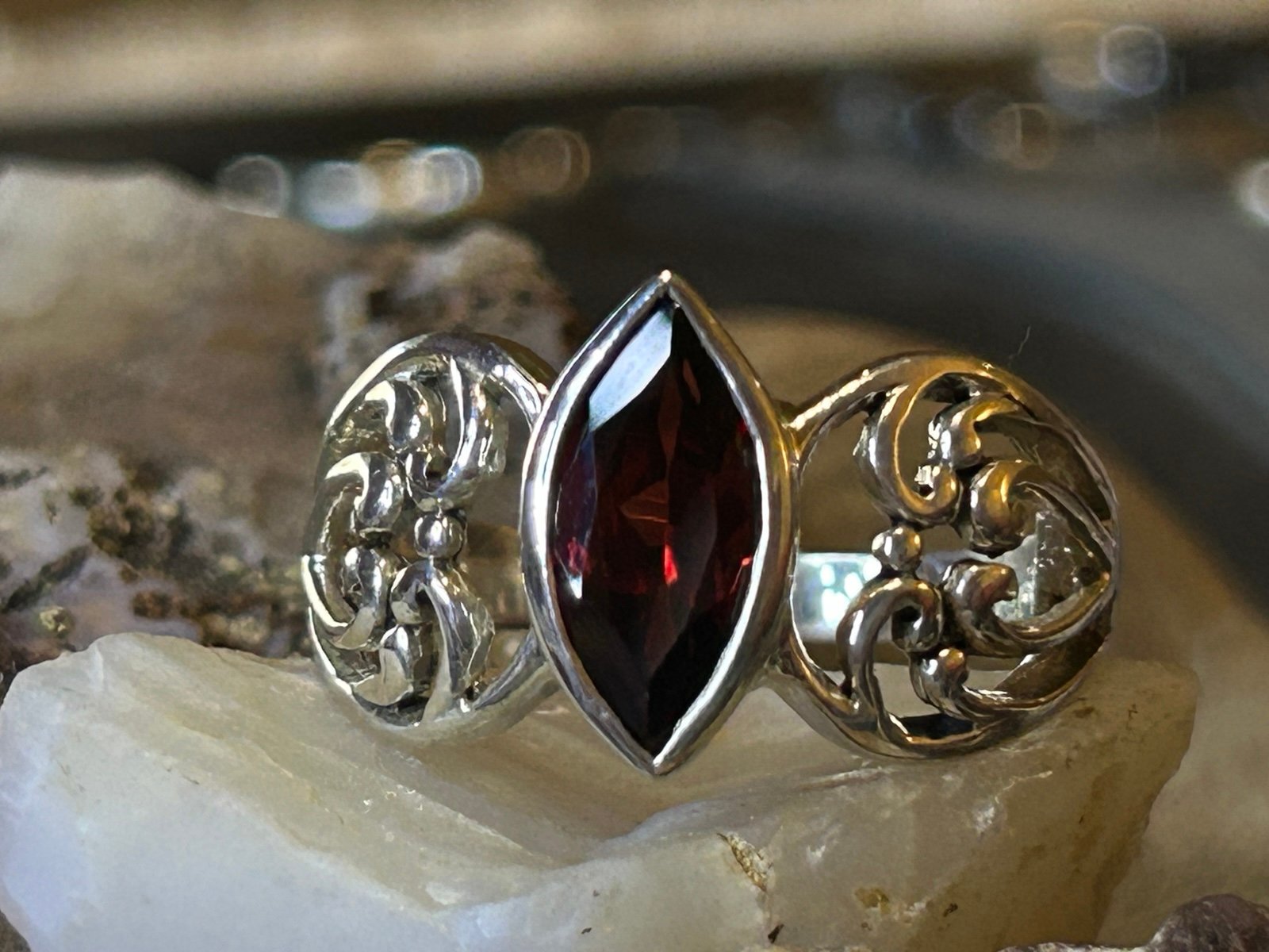 Sterling Silver & Garnet Ring Size 9.75