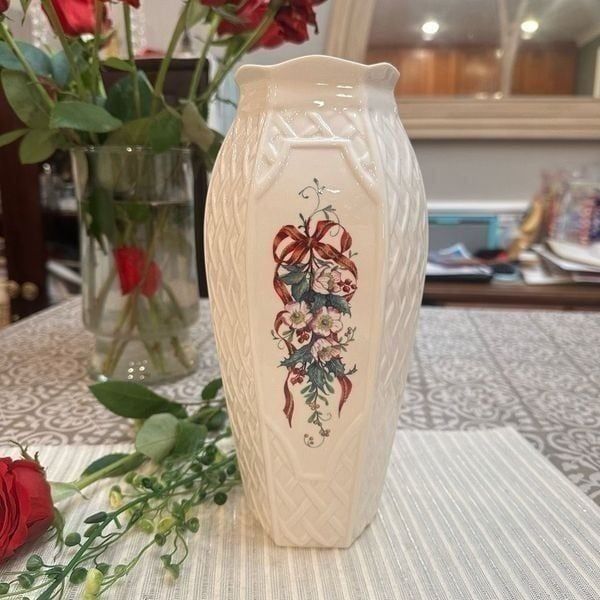 Belleek WINTER ROSE Vase - Christmas Collection 1999 Vintage Handmade in Ireland