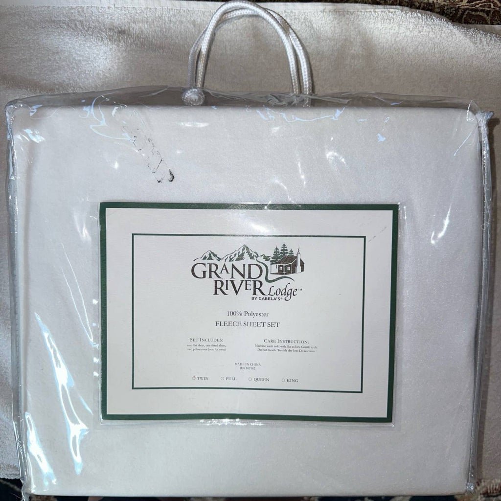 NEW Cabela’s Grand River Lodge Solid Fleece Twin Sheet Set Ivory