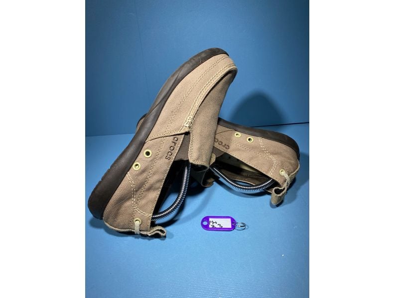 Crocs Mens Walu 11270 Beige Canvas Moc Toe Slip On Casual Loafer Shoes Size 9