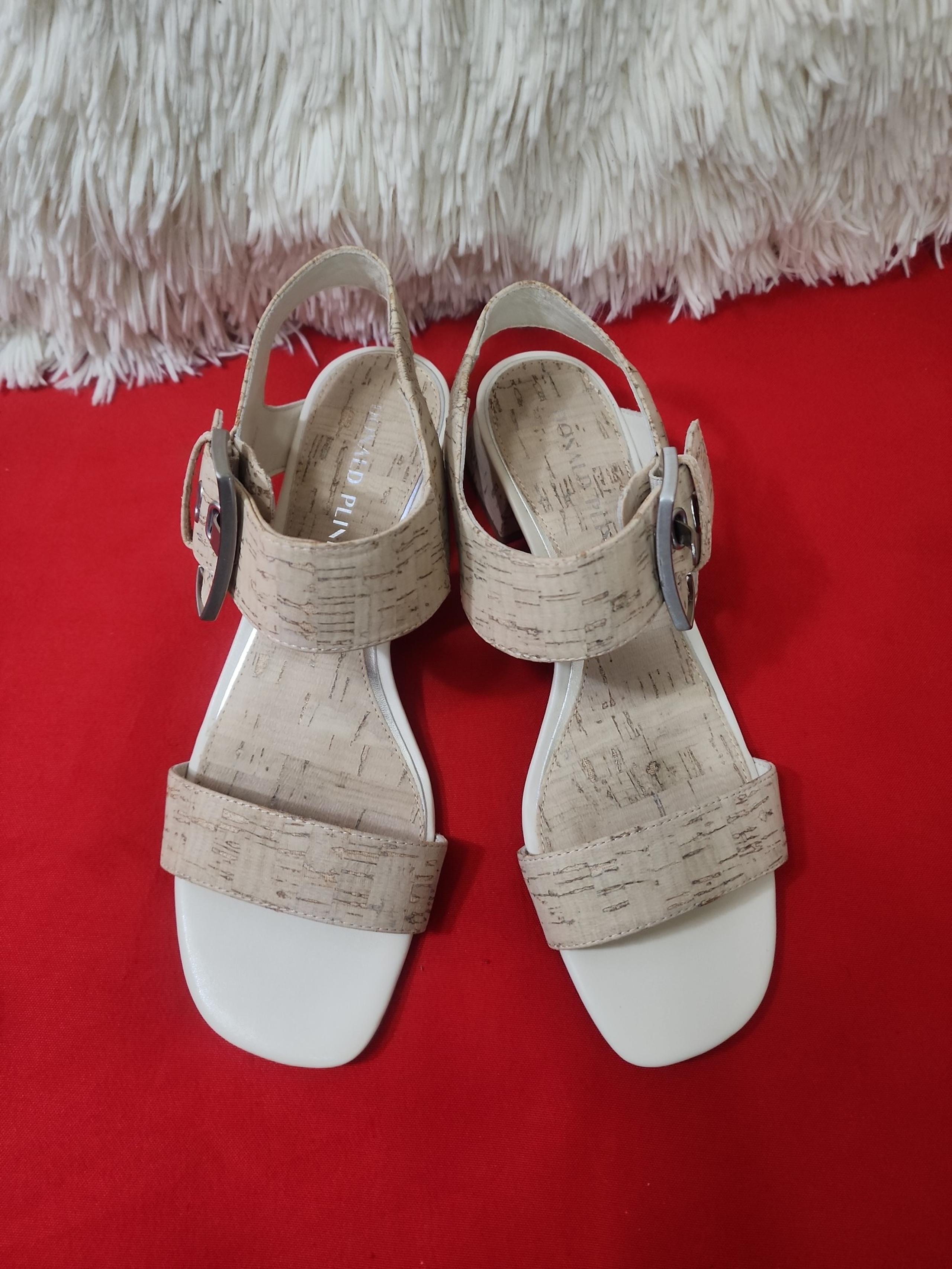 DONALD J PLINER VIXI SANDALS