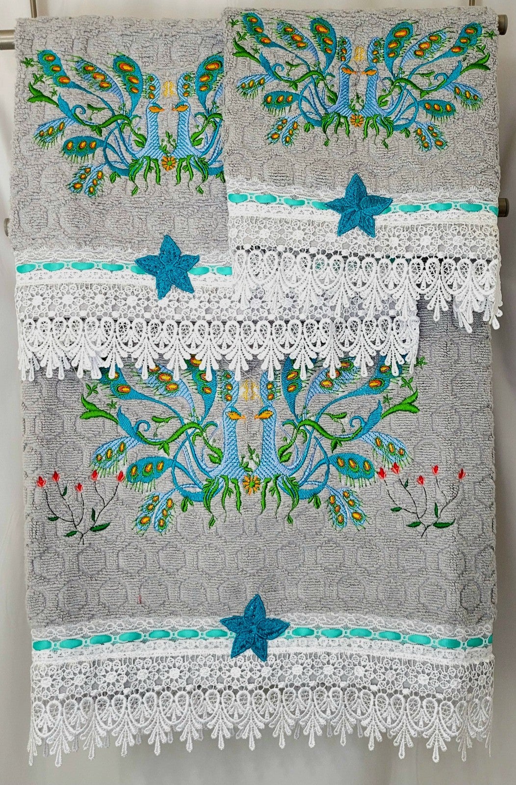 Embroidered set of Bath Towels