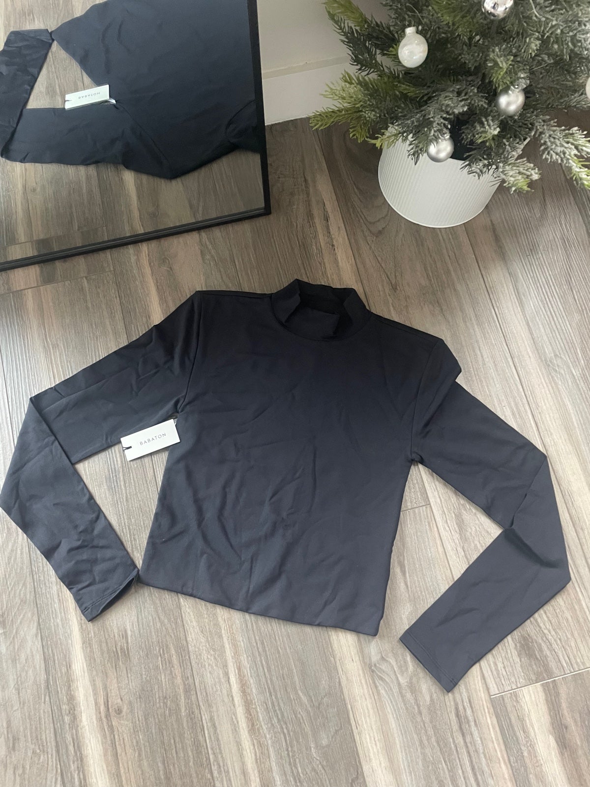 Aritzia mock neck top