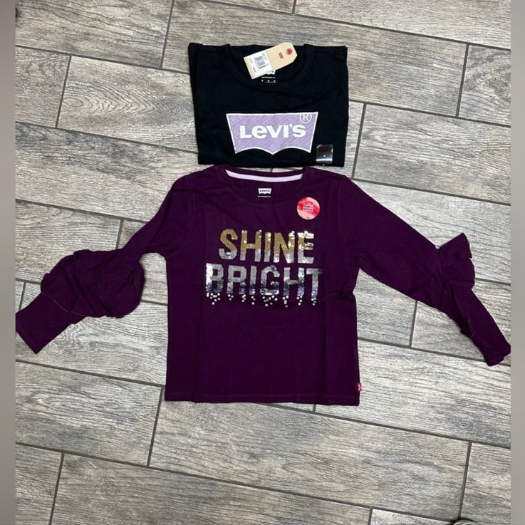 Levis Girls Long Sleeve Tees 2 Pack New With Tags Size Medium Pre-Priced 48