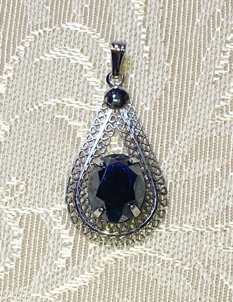 ♦️VERY VINTAGE♦️SOLID STERLING 1.97CT SAPPHIRE FILIGREE PENDANT