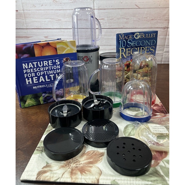 Magic Bullet System Lot with Attachments 6 Cups Recipes & User Guide #MB1001