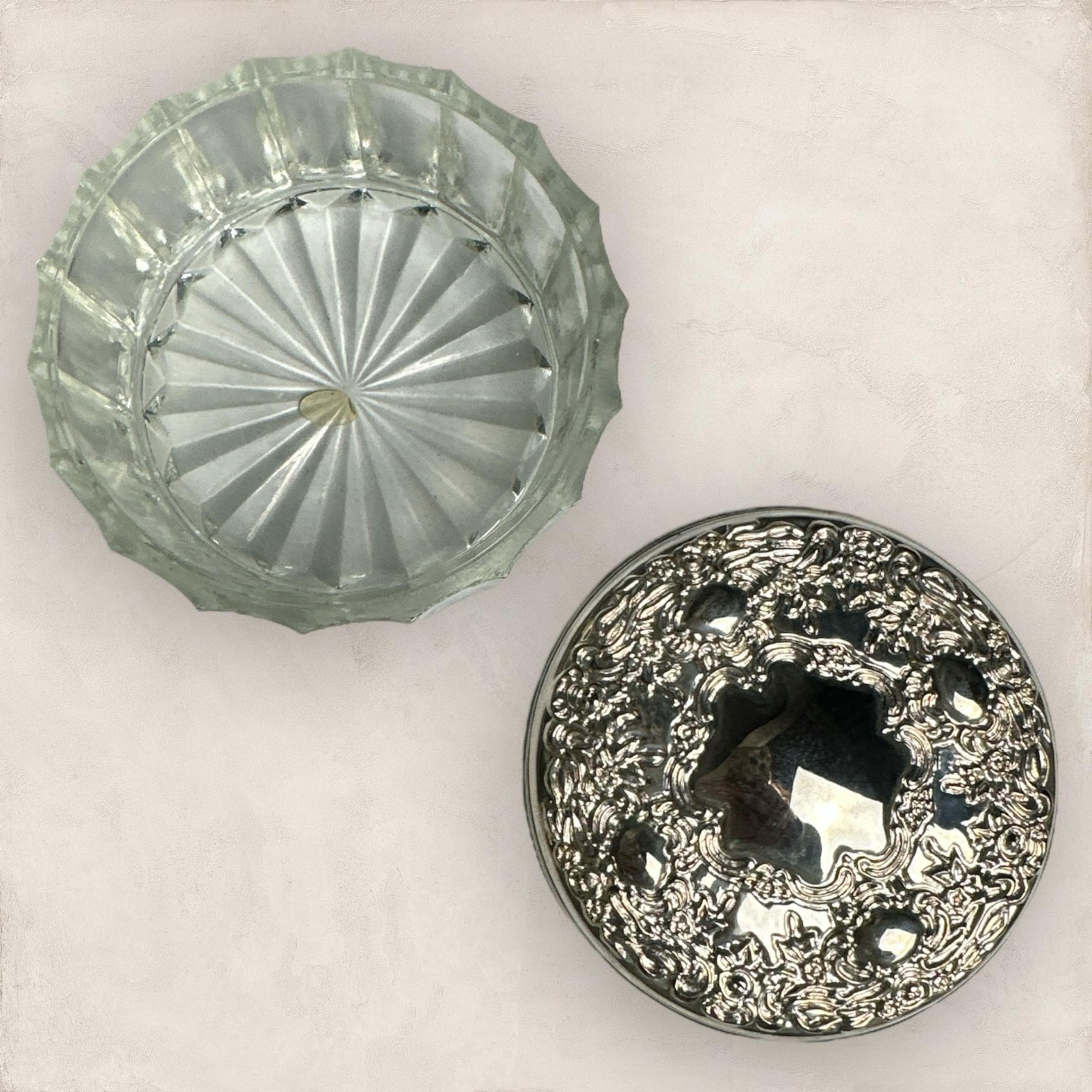 Vintage Silver plate Crystal Glass Powder Puff Jar Makeup Box Trinket Bowl