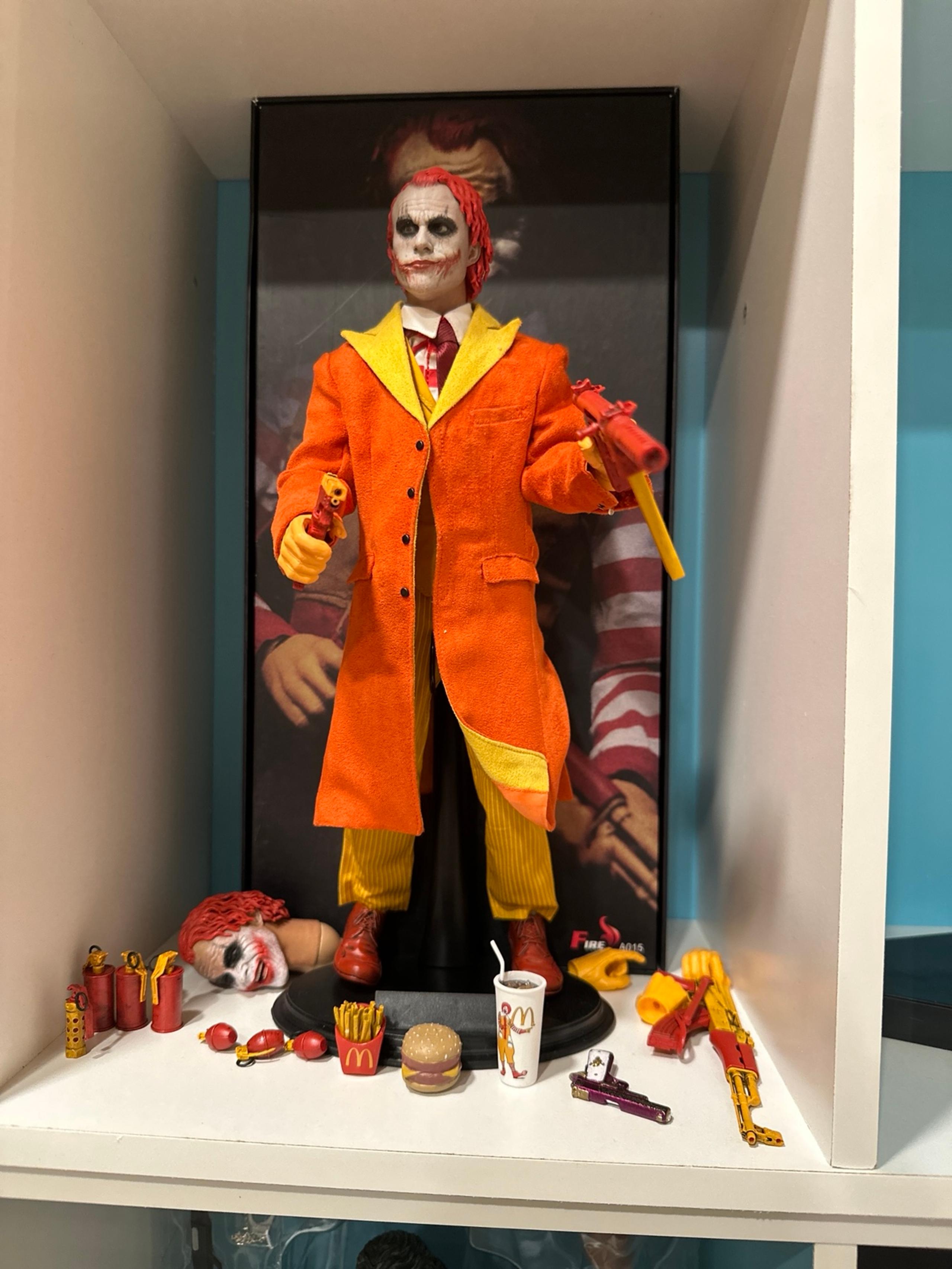 1:6 The Joker McDonald’s deluxe version