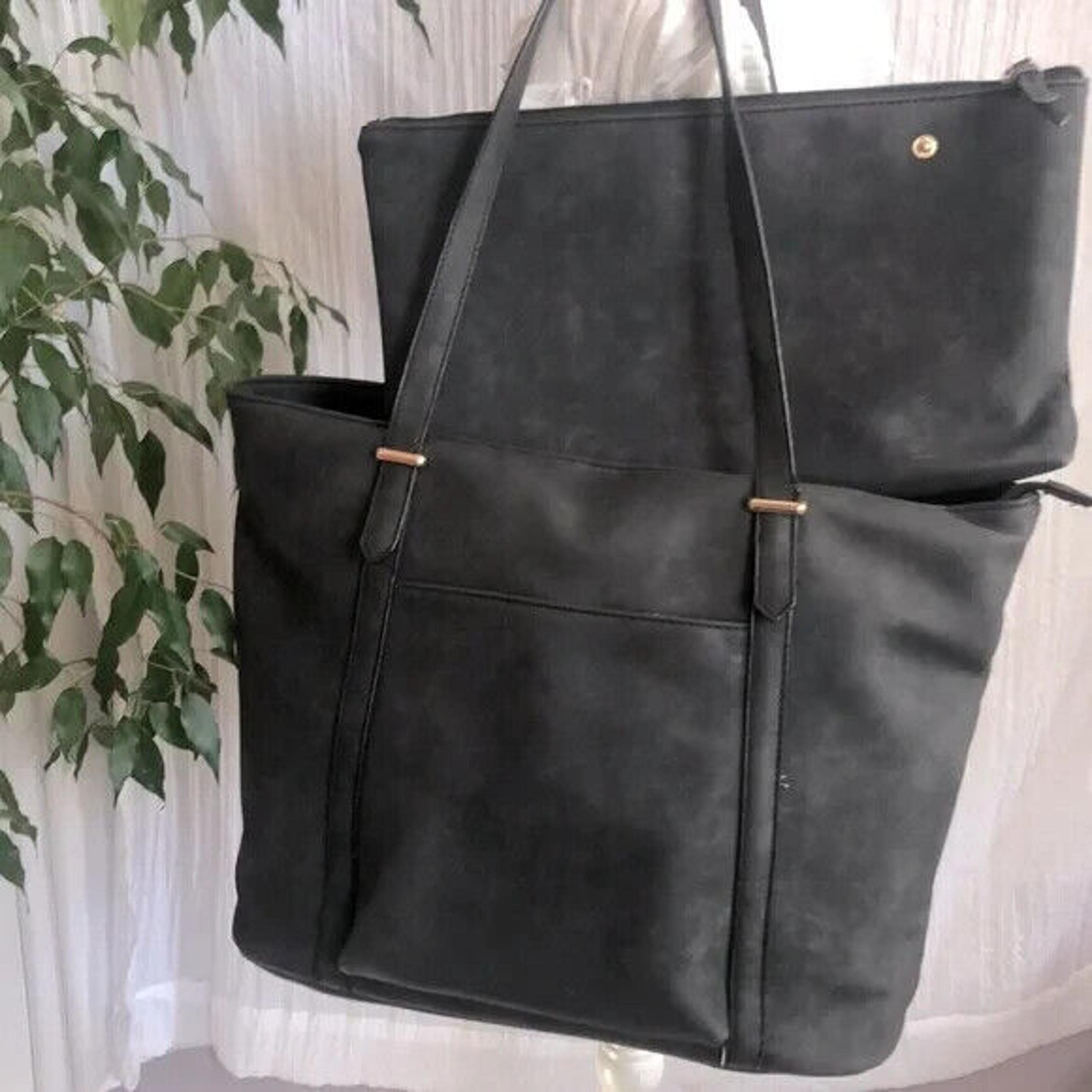 VIOLET RAY extra-large travel bag tote with removeable cosmetic laundry bag gray