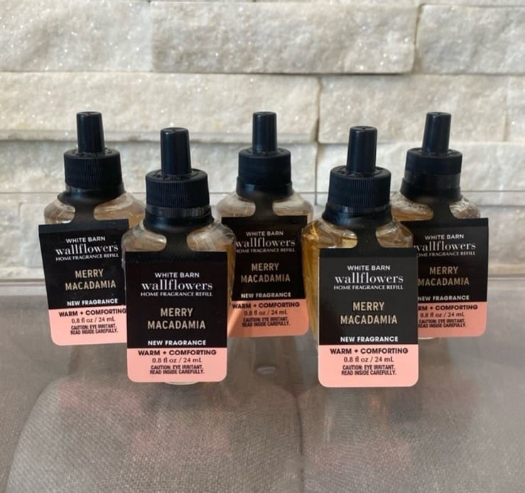 Bath & Body Works Merry Macadamia Wallflower Refill X5 Bundle