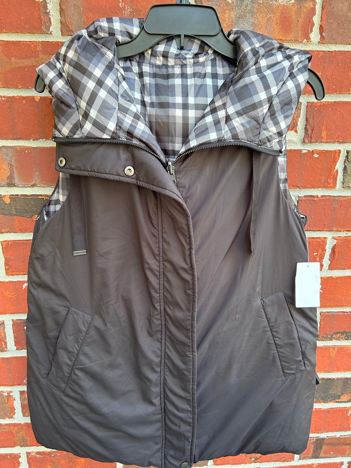 NWT Nordstrom Men’s Reversable Full Zip Black/Plaid Hooded Puffer Vest. Sz XXS