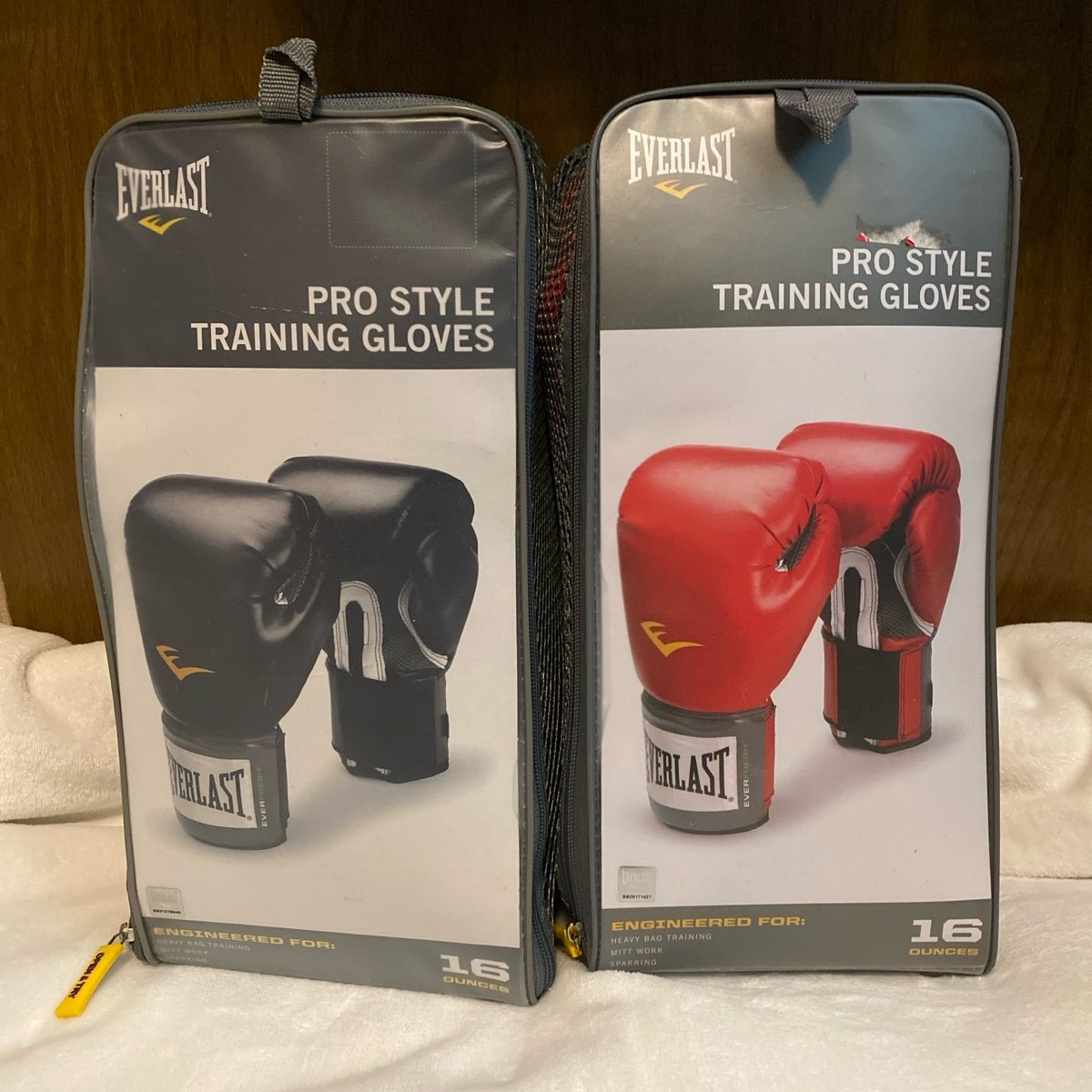 2 Everlast Pro Style Training Gloves 16oz