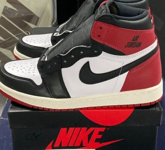 Air Jordan 1 retro Chicago sz 10.5