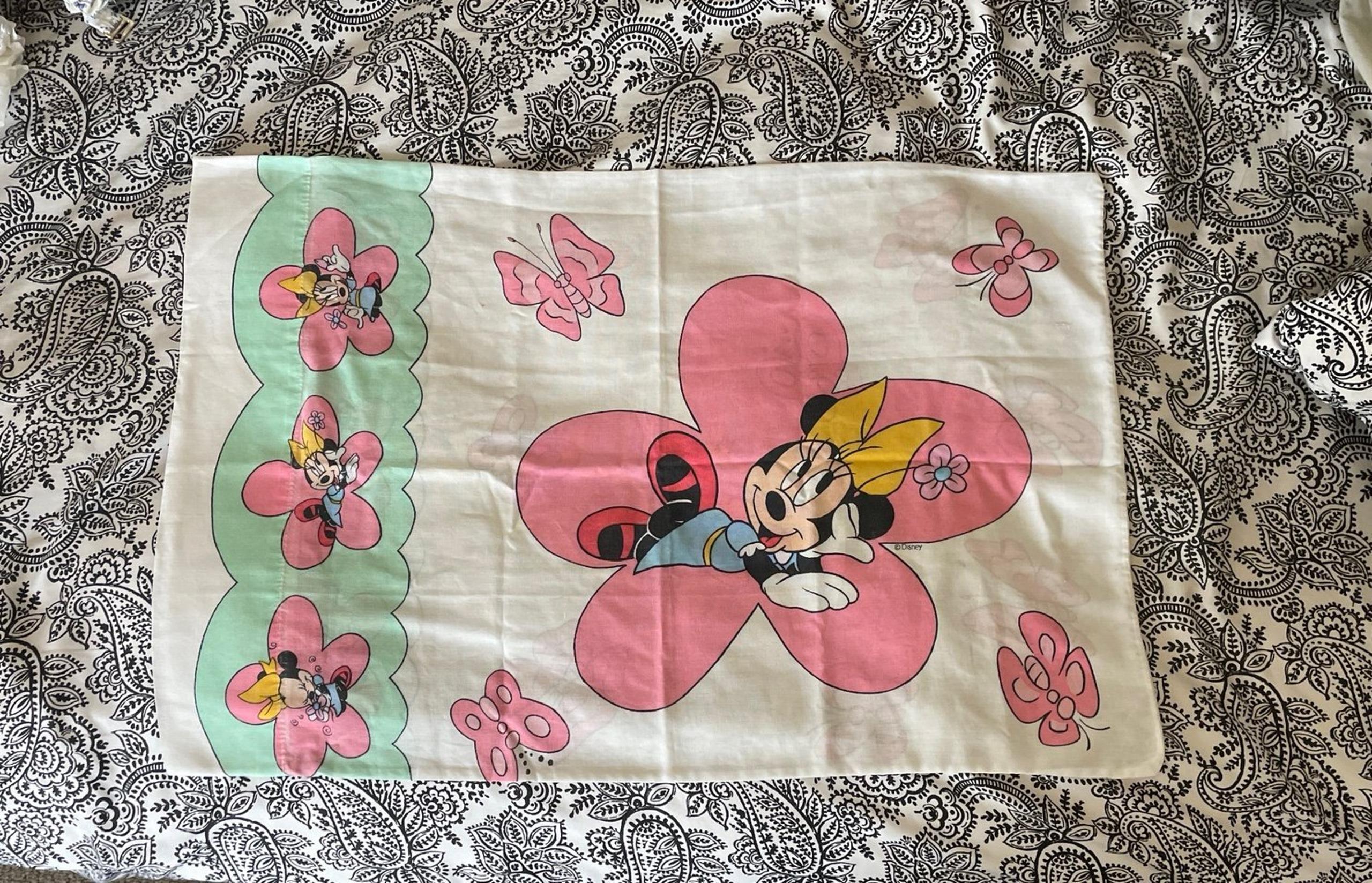 Vintage Minnie mouse Disney pillowcase flower butterfly
