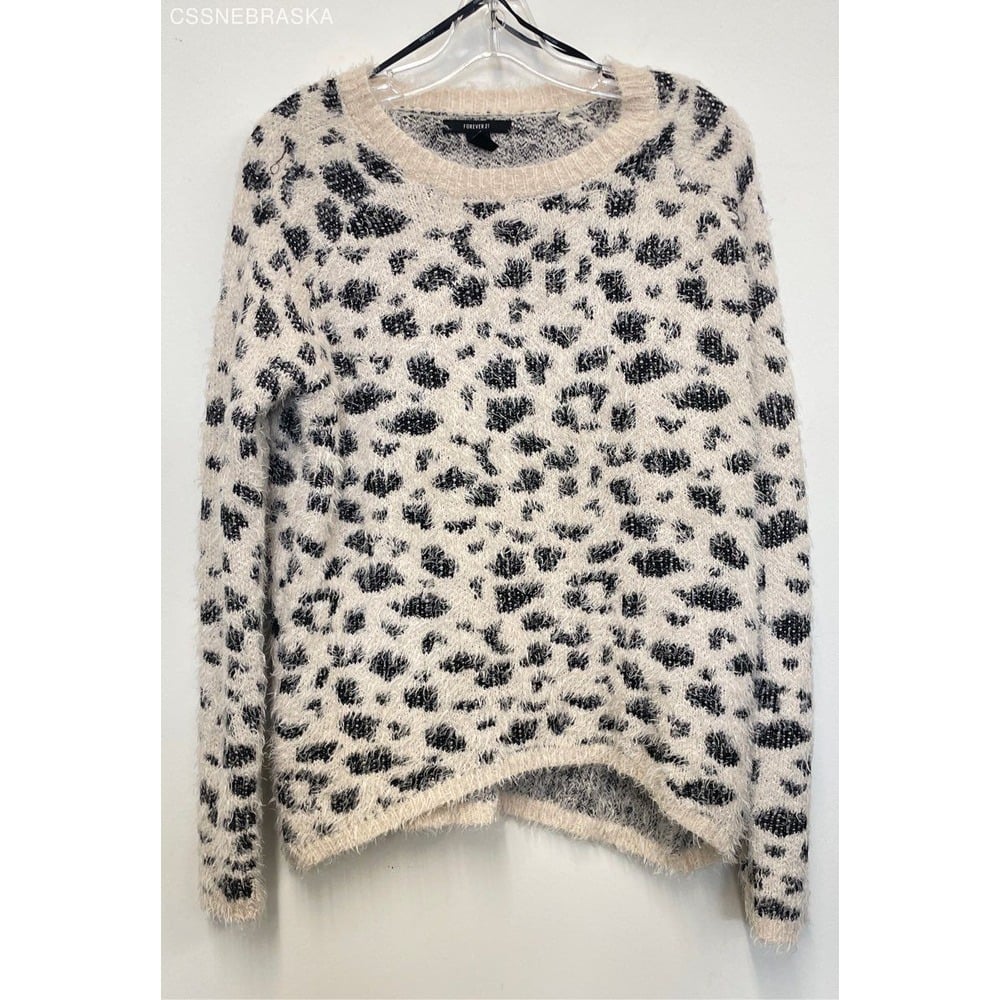 Forever 21 White Black Women's Leopard Fuzzy Sweater - Size Medium
