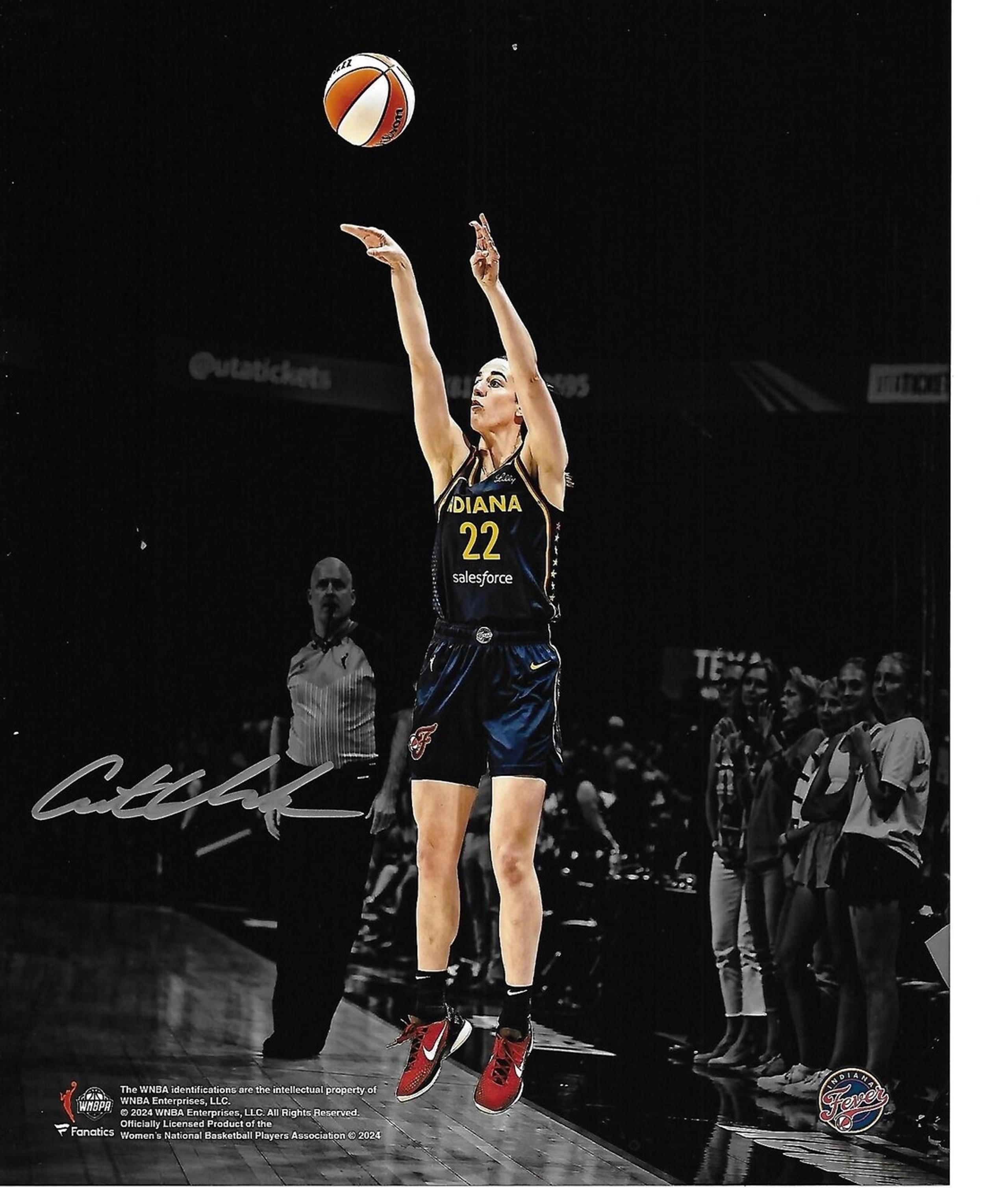 Rookie Sensation Basketball Star CAITLIN CLARK Signed 8x10 Game Day Photograph