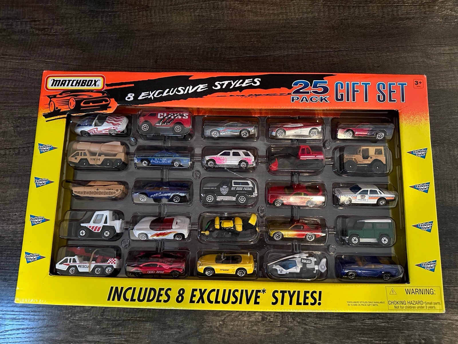 1997 Hot Wheels Match Box- GIFT SET - 25 pack with 8 unique models