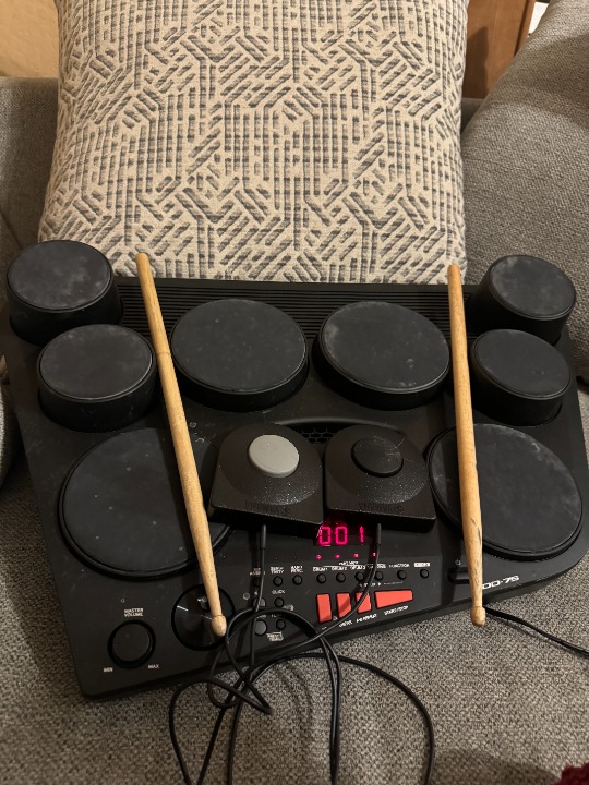 Yamaha Digital Drum Kit - DD-75 8-Pad Portable Digital Drum