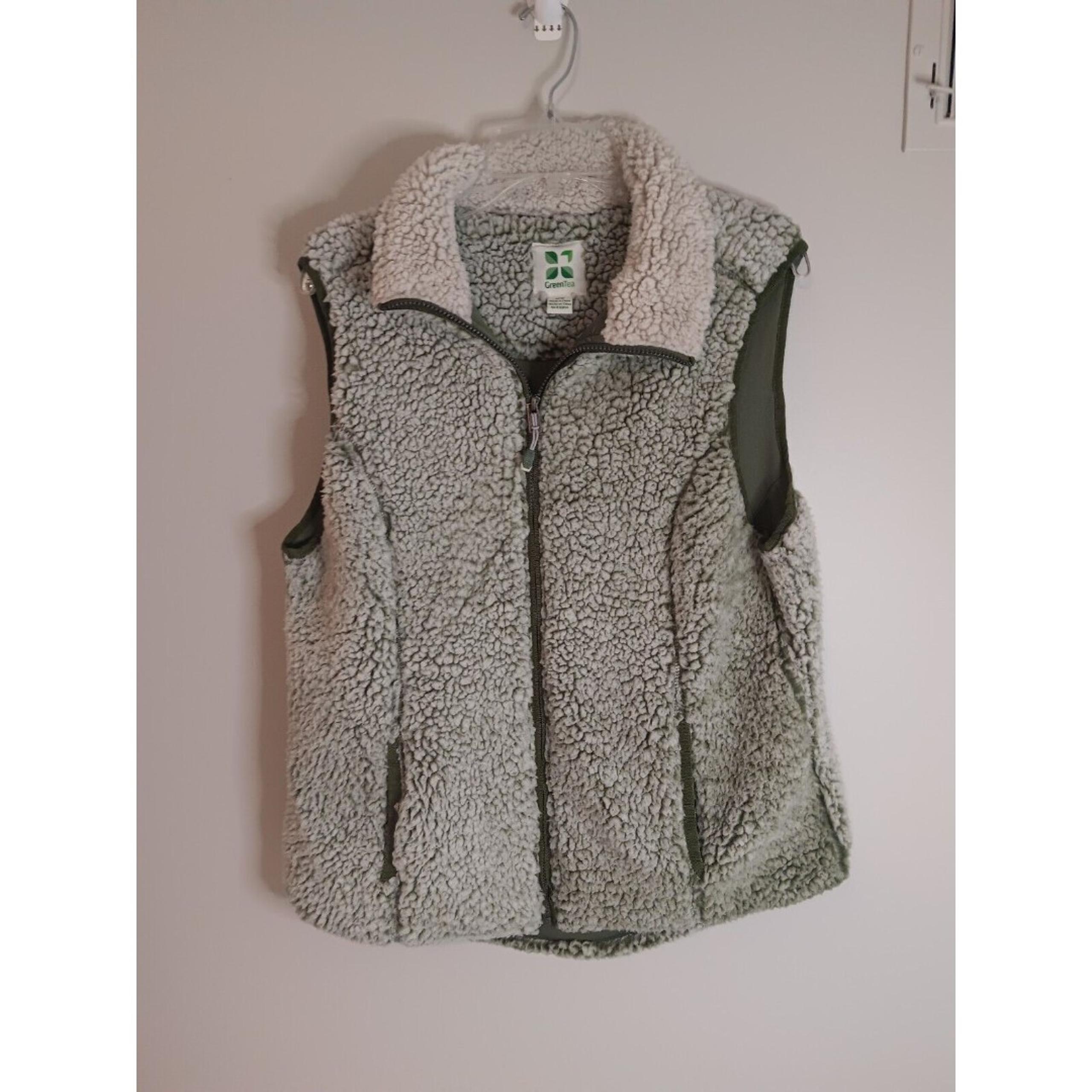 Green Tea Sherpa Vest Size Medium