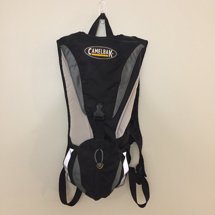 CamelBak Rogue Hydration Pack. Black/Grey Unisex-adult