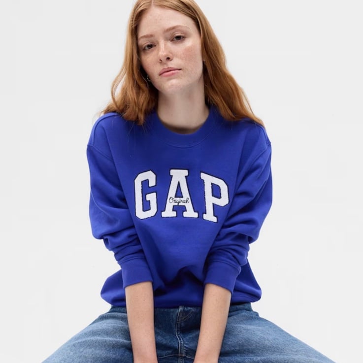 NWT GAP Logo Sweatshirt Color: Mosaic Blue Chenille FIT & SIZING Straight, easy