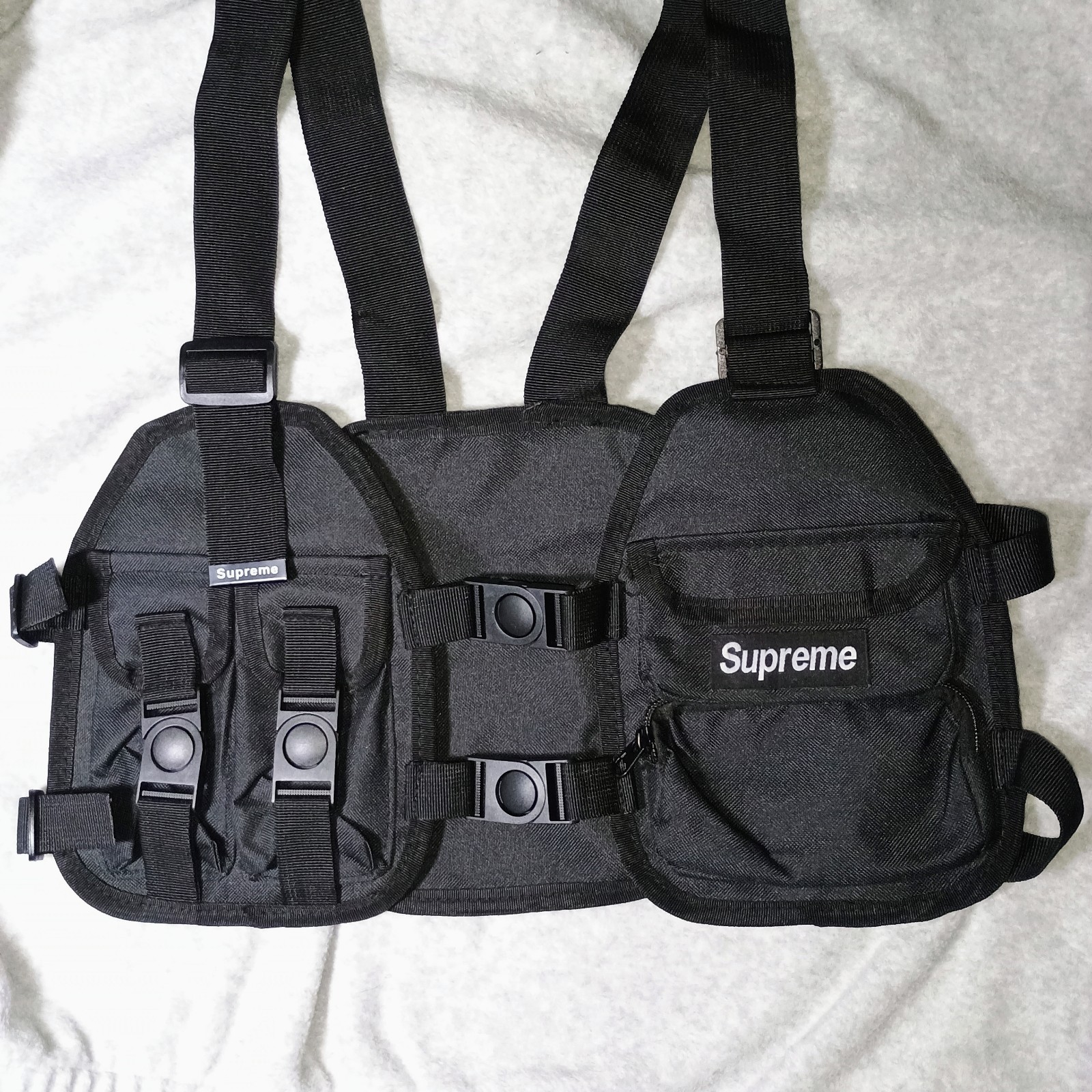 Supreme custom chest rig Rare and hard to find. one size and very high quality