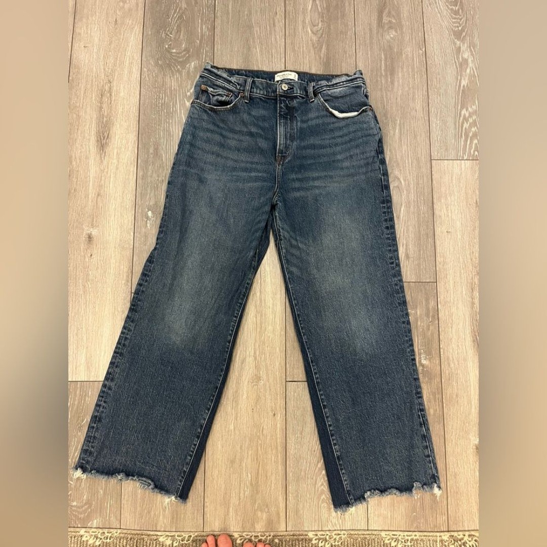 Abercrombie & Fitch The Crop Wide Leg Ultra High Rose Distressed Size 32 / 14