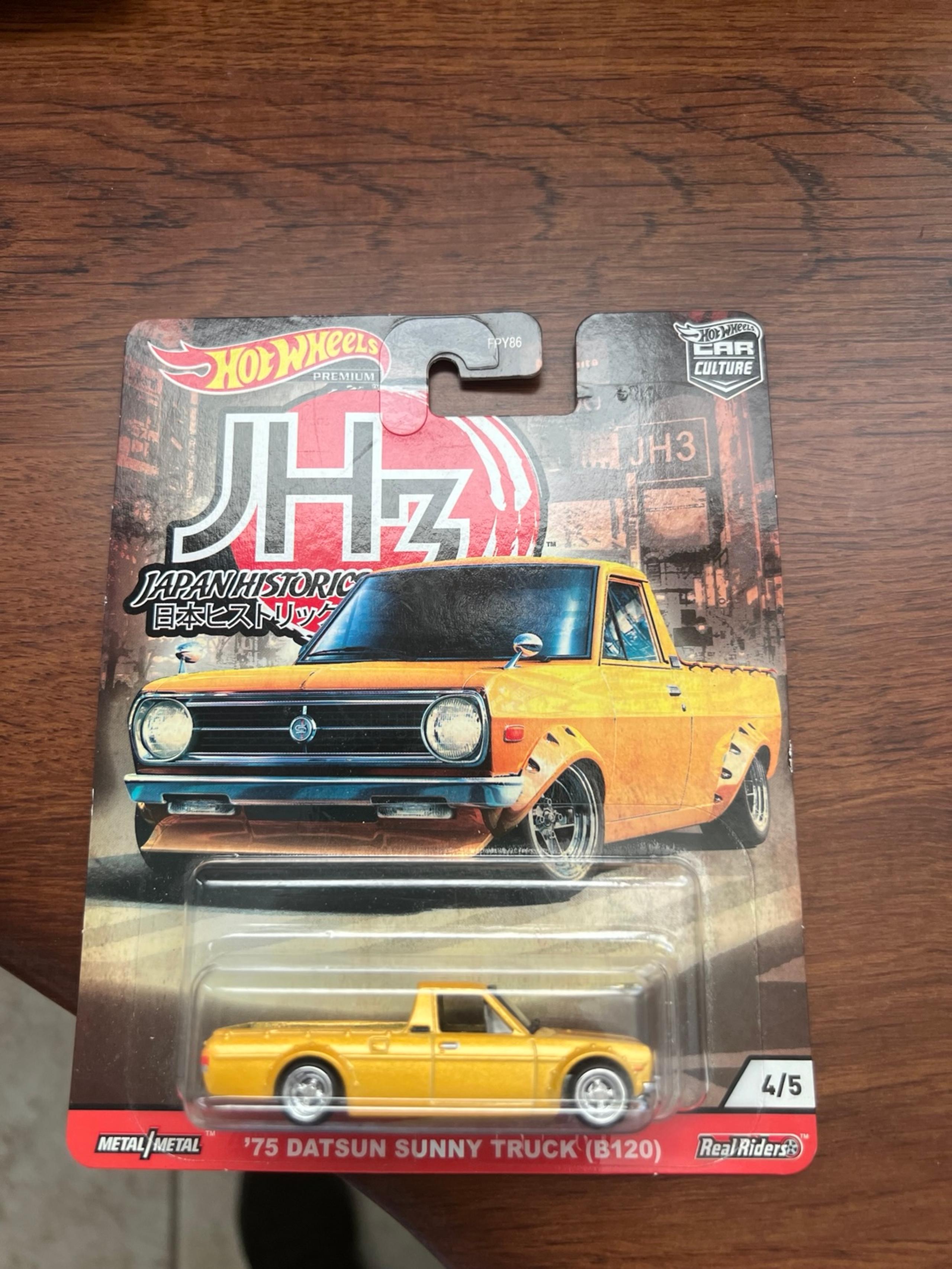 Hot Wheels Japan Historics '75  Datsun Sunny Truck (B120)