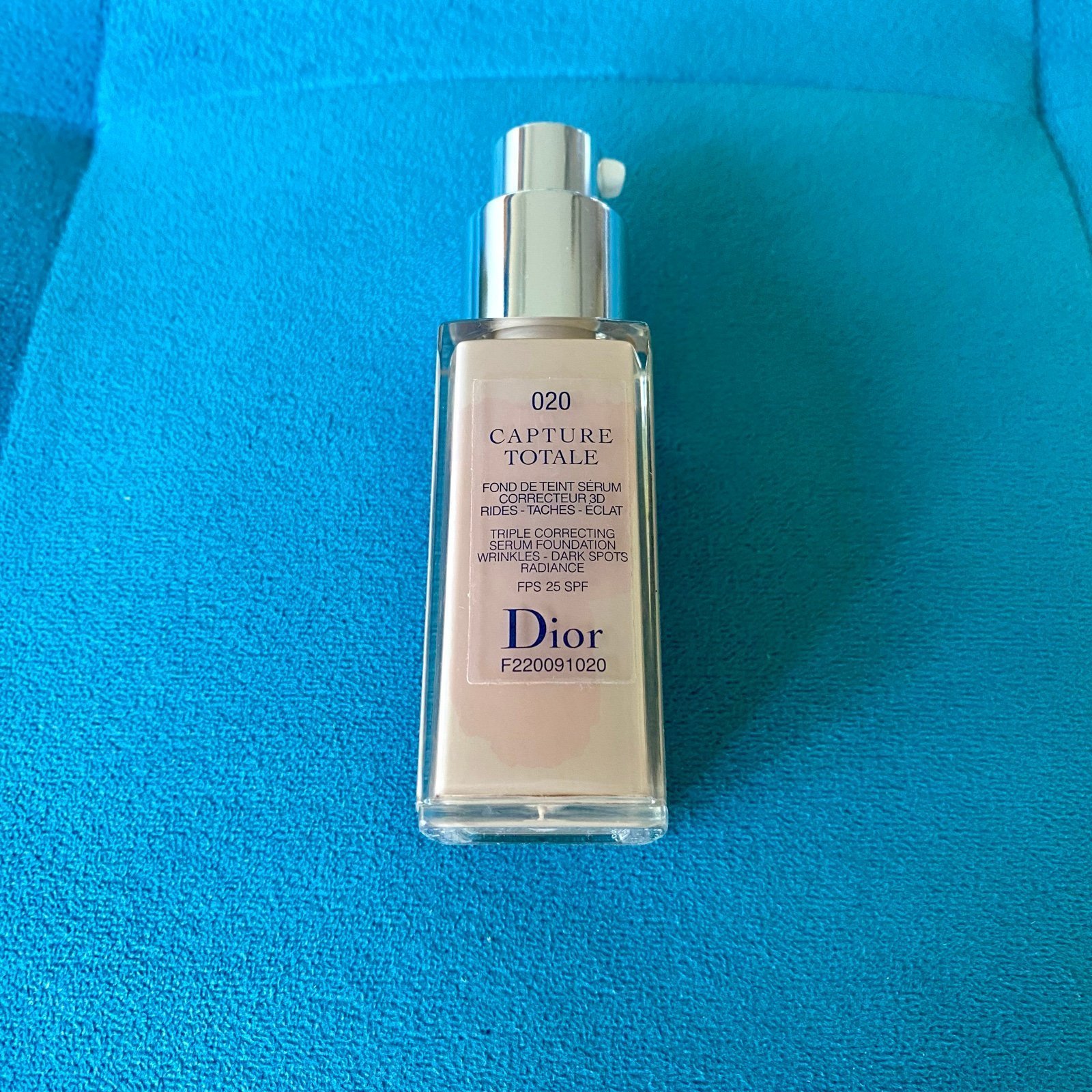 Dior Capture Totale Triple Correcting Serum Foundation - 020 Light Beige - RARE