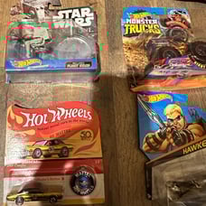 Hotwheels Star wars + Marvel +50th+ monsterjam x4
