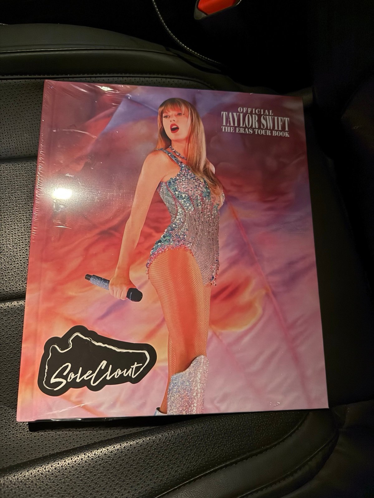 Taylor Swift - The Eras Tour: Tour Book IN HAND