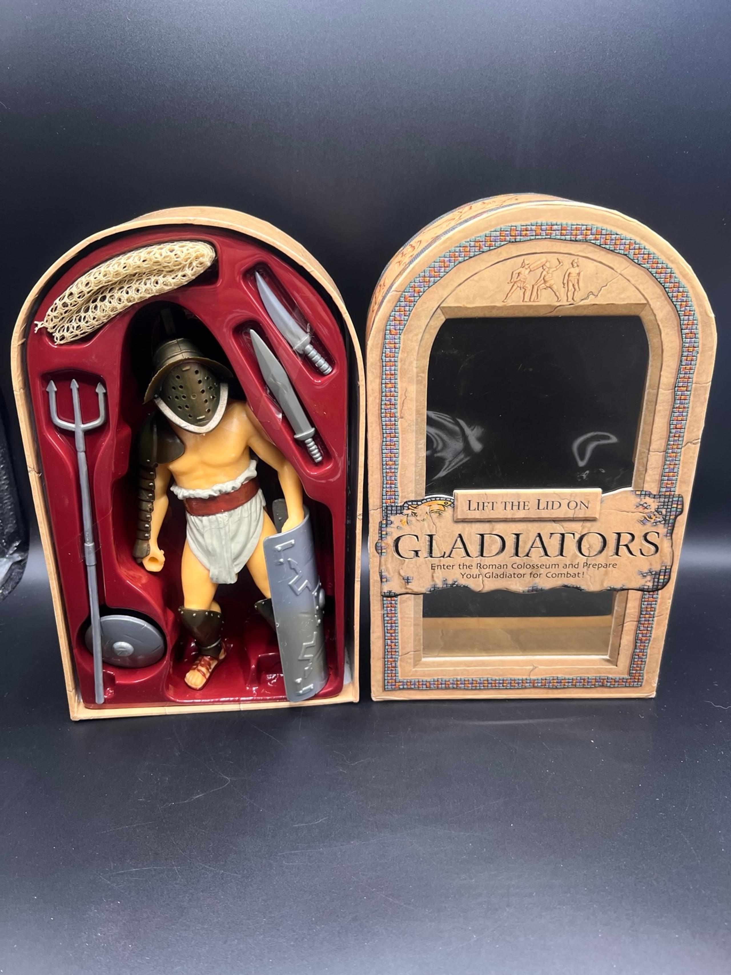 LIFT THE LID ON GLADIATORS FIGURE ROMAN COLLOSEUM RUNNING PRESS