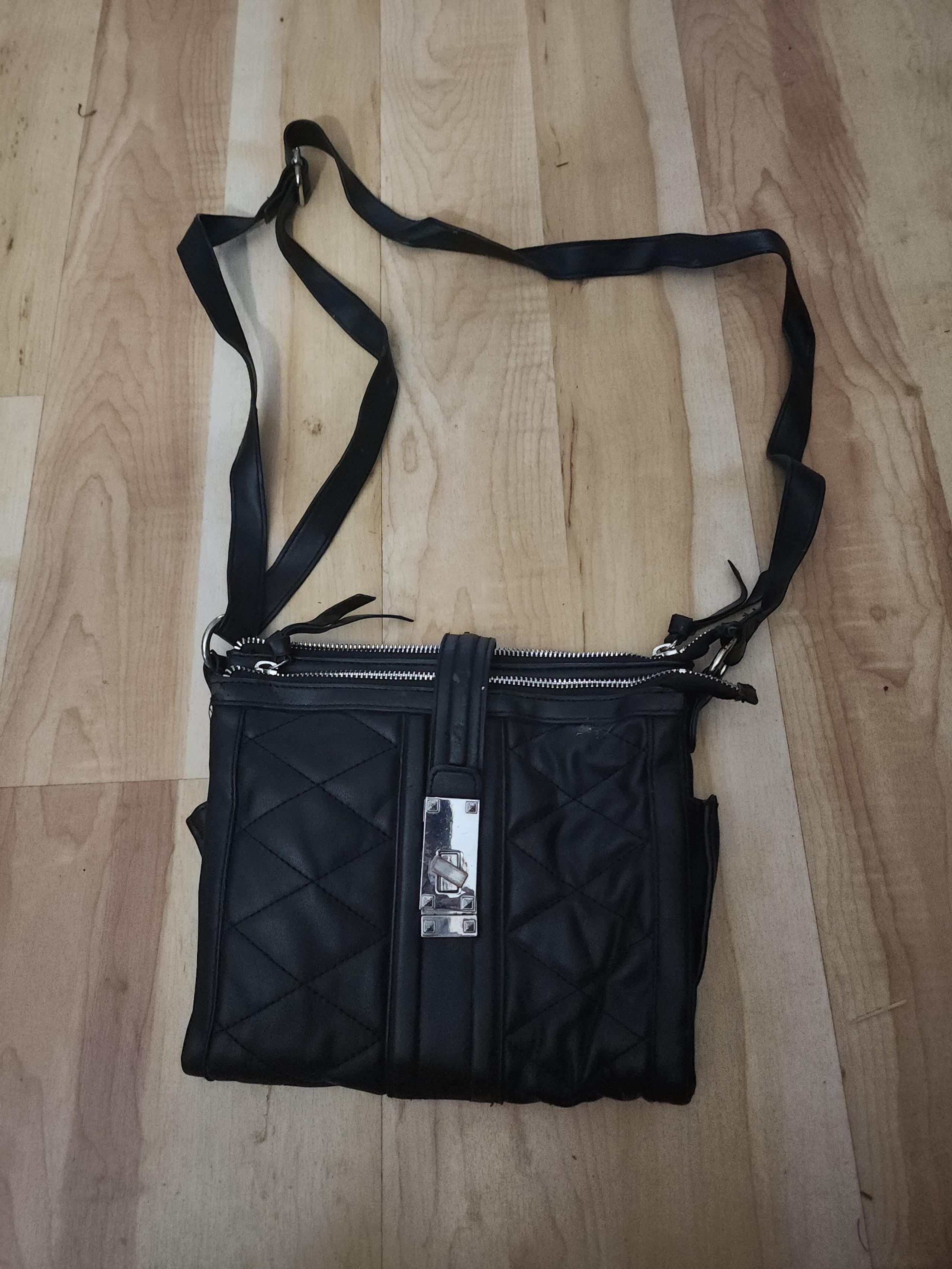 Jessica Simpson crossbody strap shoulder bags