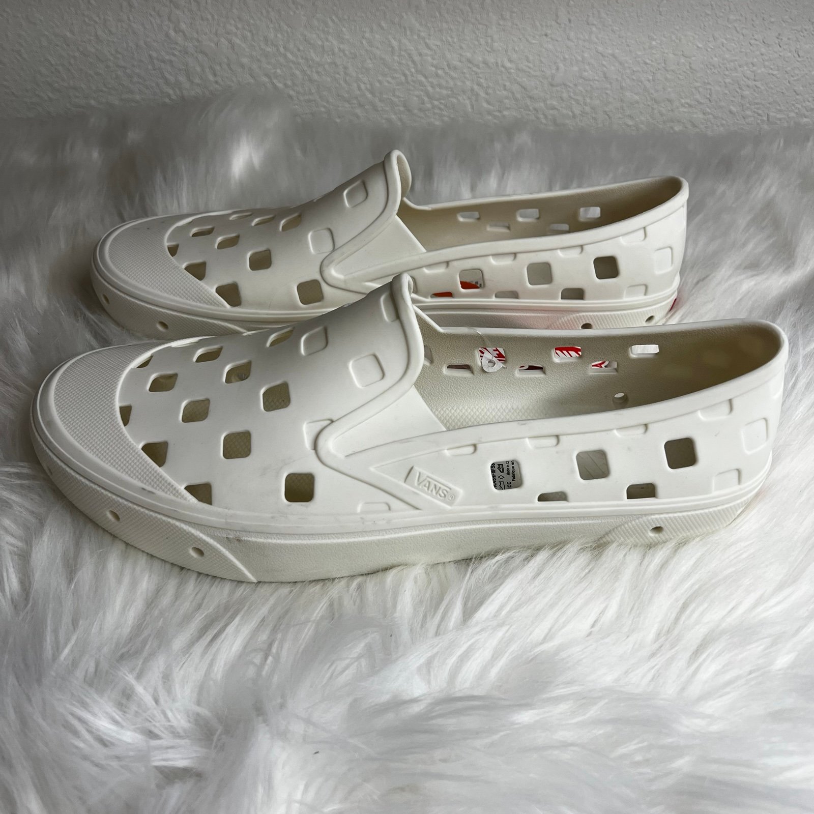 VANS Mens Slip-On Trek Shoes NWT